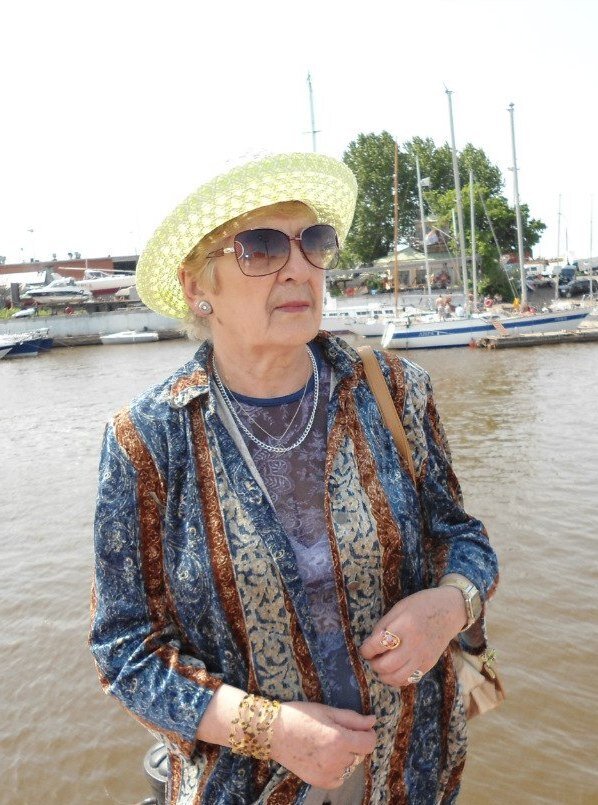 Лина Георгиевна Леввович. Почётный работник министерства легкой промышленности РФ