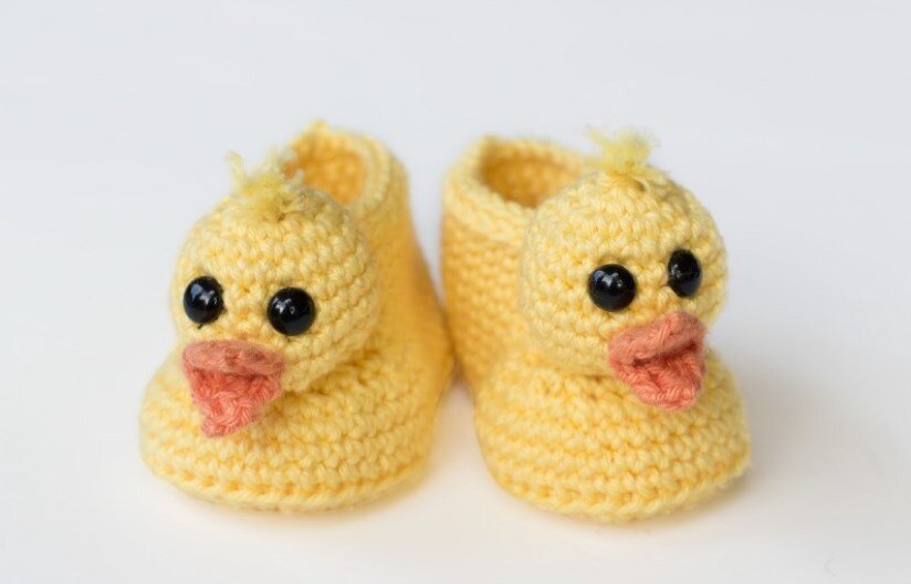 Для вязания вам понадобится всего несколько бусинок, остатки пряжи и чуть-чуть времени.