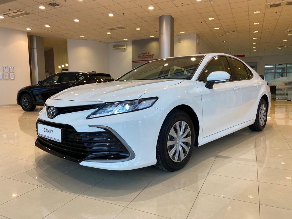 Новая Toyota Camry для России оказалась дешевле старой