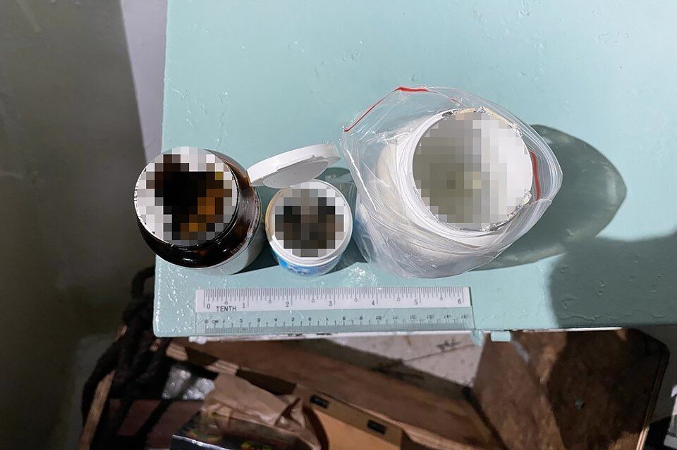     Уголовное дело за контрабанду наркотиков возбудили в отношении одного из членов экипажа иностранного судна, которое вошло в российские воды. Фото: Пресс-служба Пограничного управления ФСБ России по западному арктическому району