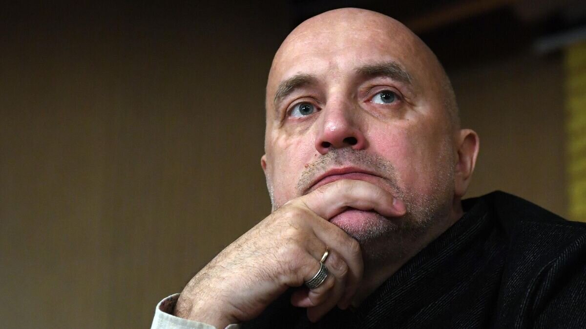    Захар Прилепин на съезде новой объединённой политической партии "Справедливая Россия - За правду" в Москве© РИА Новости / Илья Питалев