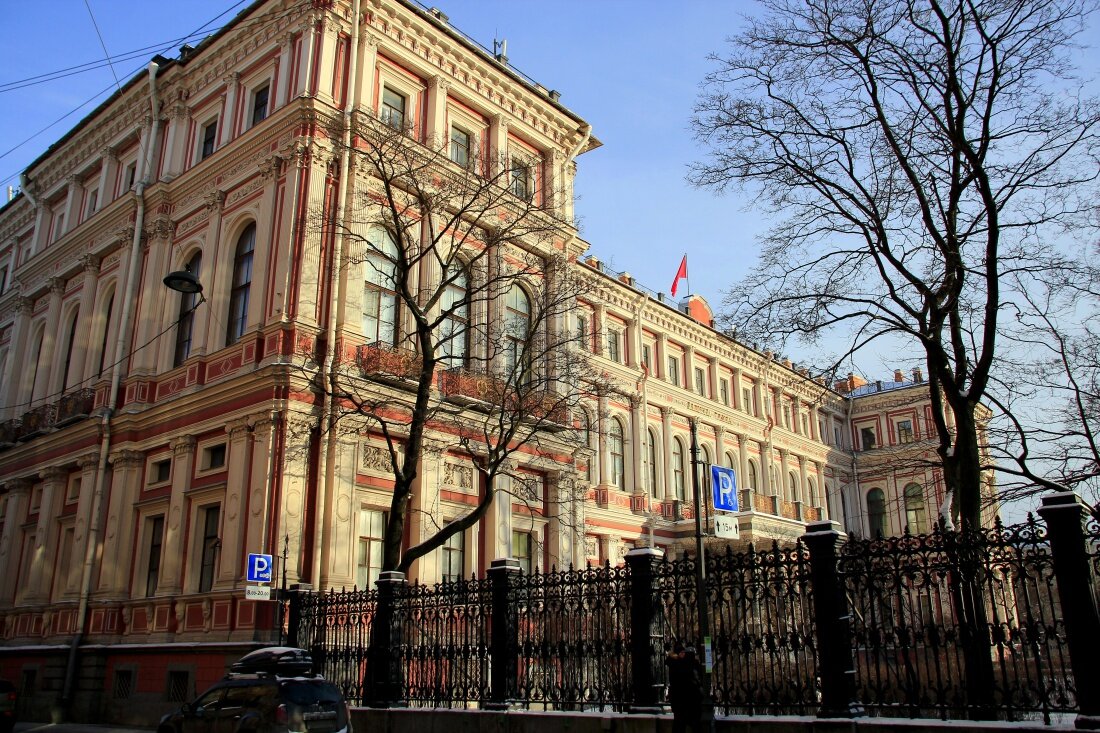 Николаевский дворец площадь труда 4в фото