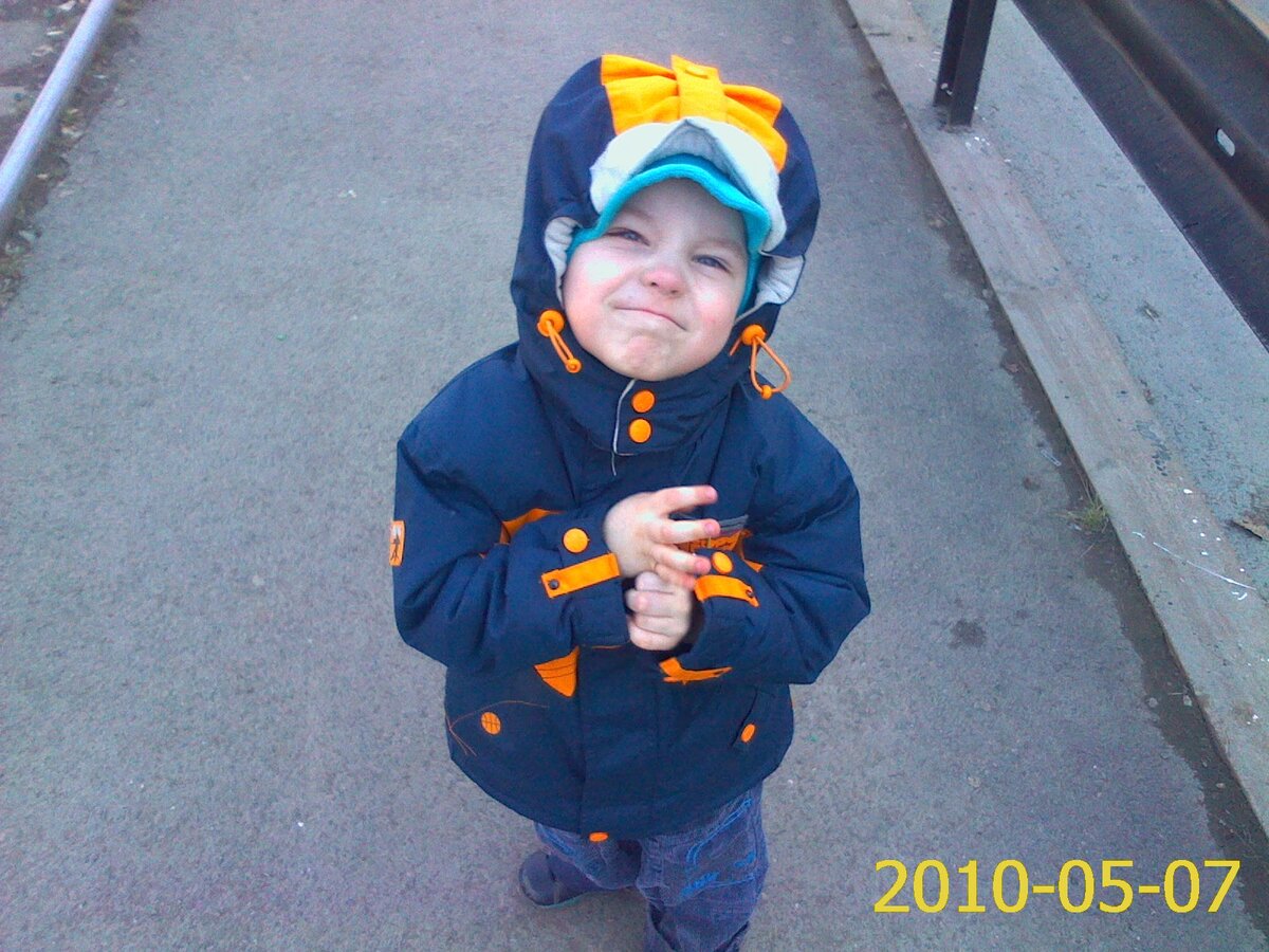 Вот эта куртка в 2009 году стоила 2,5 тысячи рублей и для меня это было настолько дорого, что...