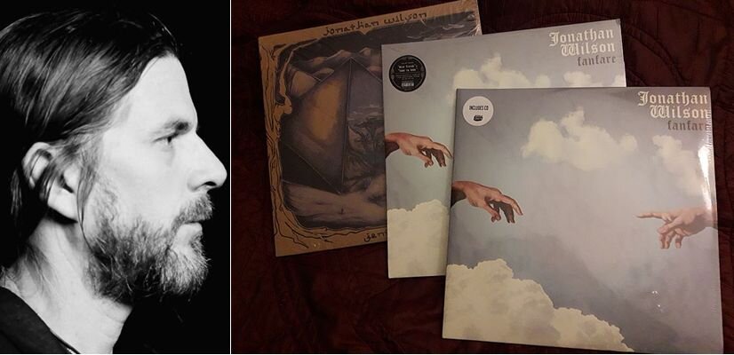 На фото - Джонатан Уилсон и его лучшие альбомы, Gentle Spirit (2011) и Fanfare (2013).