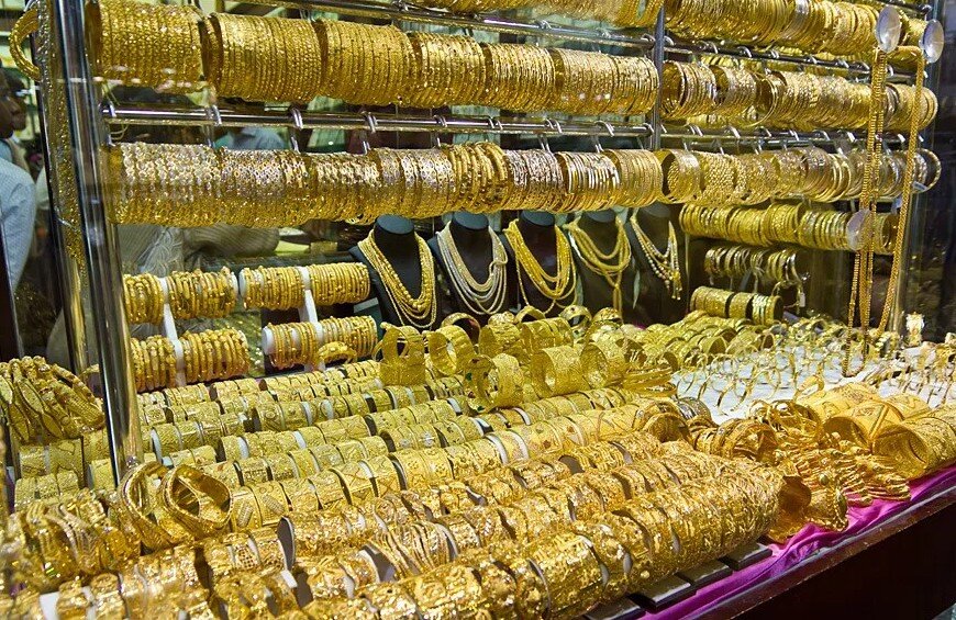 Дубайское тесто. Золотой рынок ОАЭ. Рынок золота Gold Souk. Украшения в Дубае золотой рынок. ОАЭ золотой рынок в Дубае.