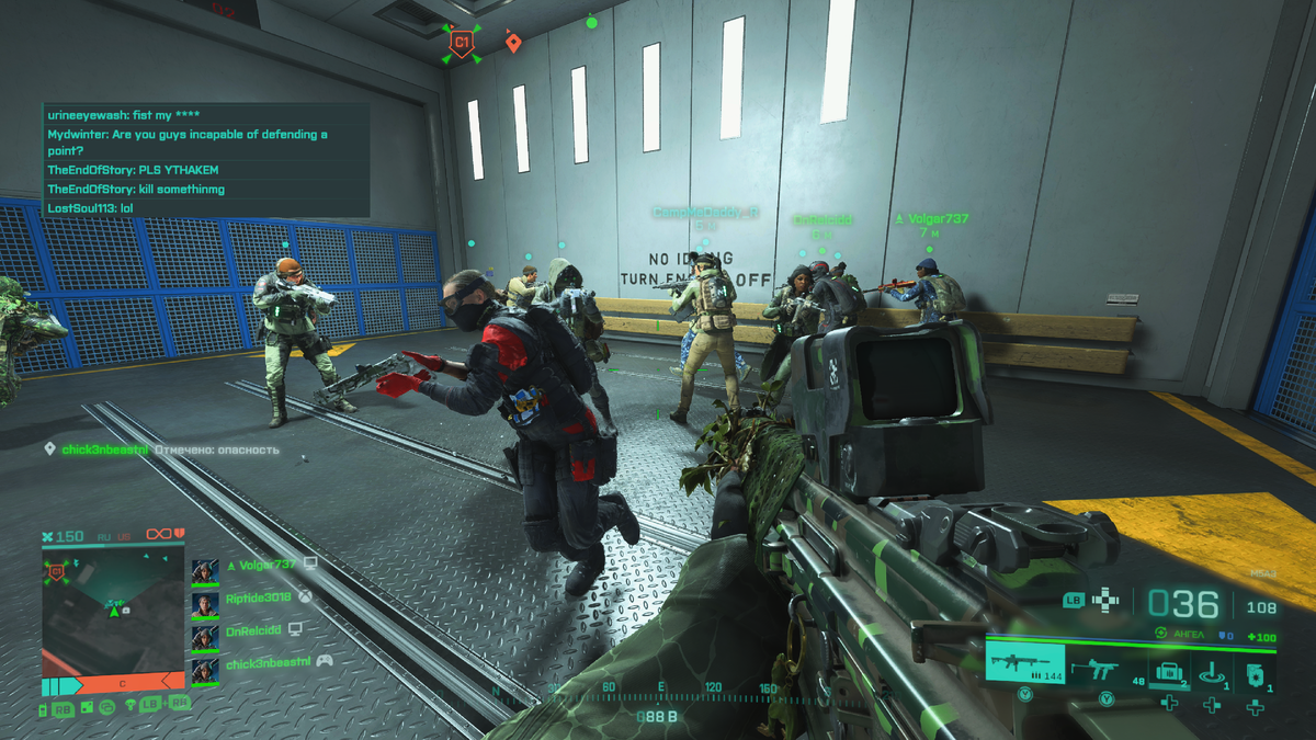 Наличие более ста человек на карте обеспечивают хаос даже в лифте 😁