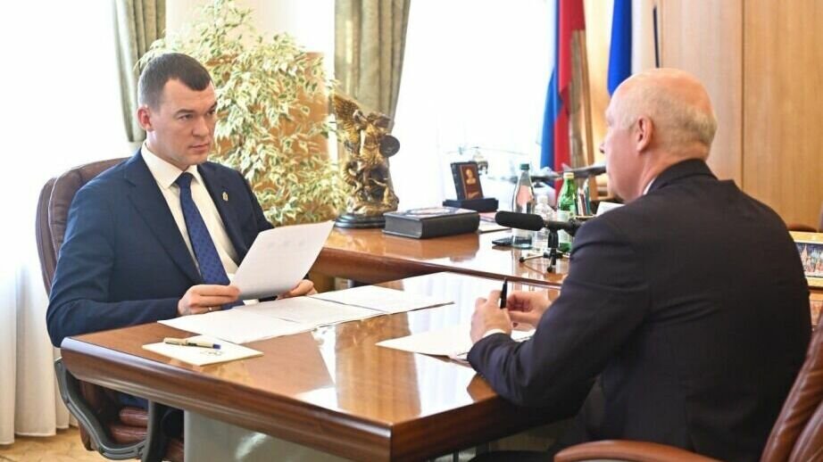     Такое решение было озвучено на встрече губернатора с районным главой. Центральной темой стала подготовка военнослужащих из района для отправки в зону СВО, а также поддержка их семей.