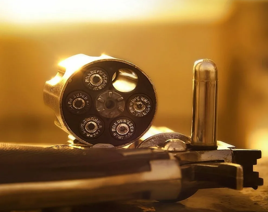 Почему раньше ковбои заряжали в свои 6-зарядные револьеры только 5 патронов