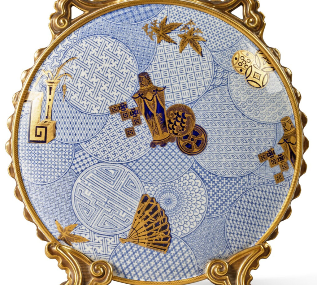 ������ �����. ������, Royal Worchester, 1885 �. ������-������� ����������� ���� Sotheby's. ��. ������ URL: https://www.sothebys.com/en/buy/auction/2022/design-17-20-silver-furniture-ceramics/a-large-royal-worcester-aesthetic-movement-moon