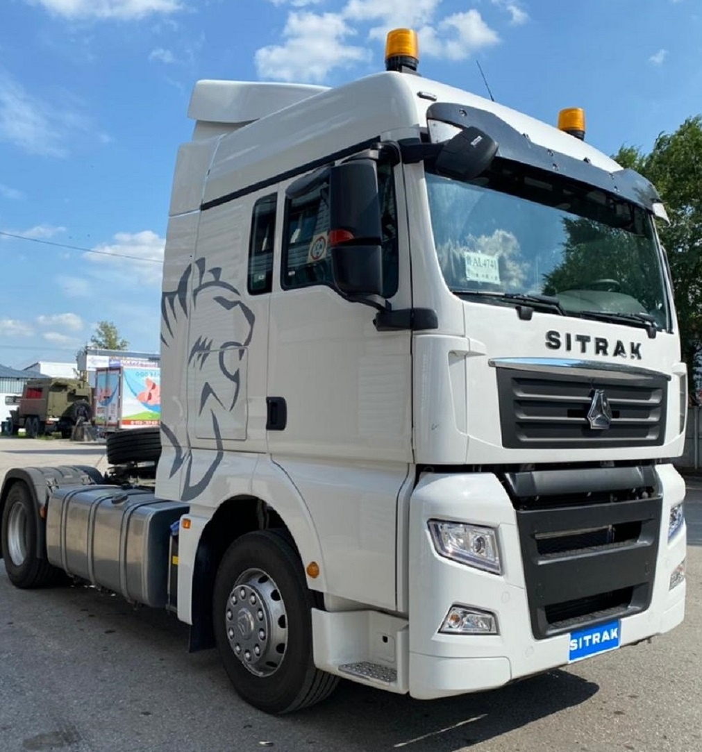 Тягач SITRAK 4х2 -магистральный, АКПП + ретардер. C7H 4×2
Цена: 850 000 Юаней (с НДС)
Место поставки: г. Новосибирск

