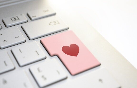 4 знака зодиака, которые являются экспертами в поиске любви в Интернете