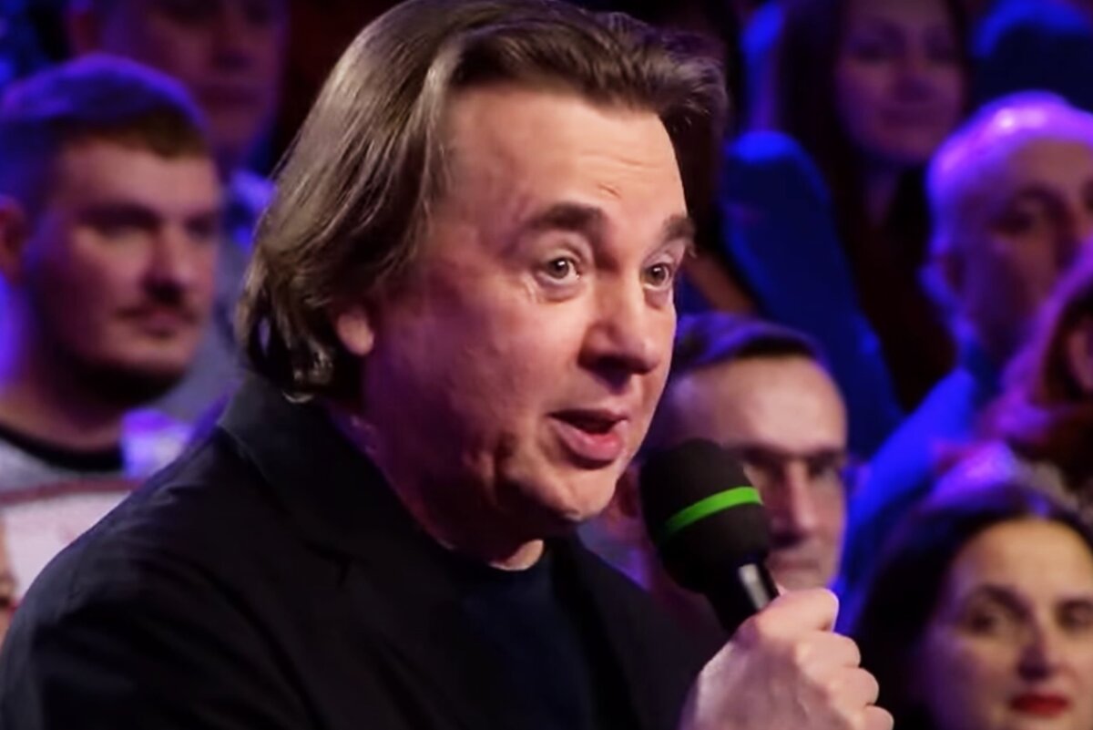     «Зря раскатали губы!»: Эрнст в эфире КВН эмоционально обратился к резидентам Comedy Club