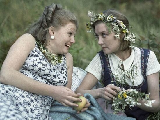     кадр из фильма "москва слезам не верит"