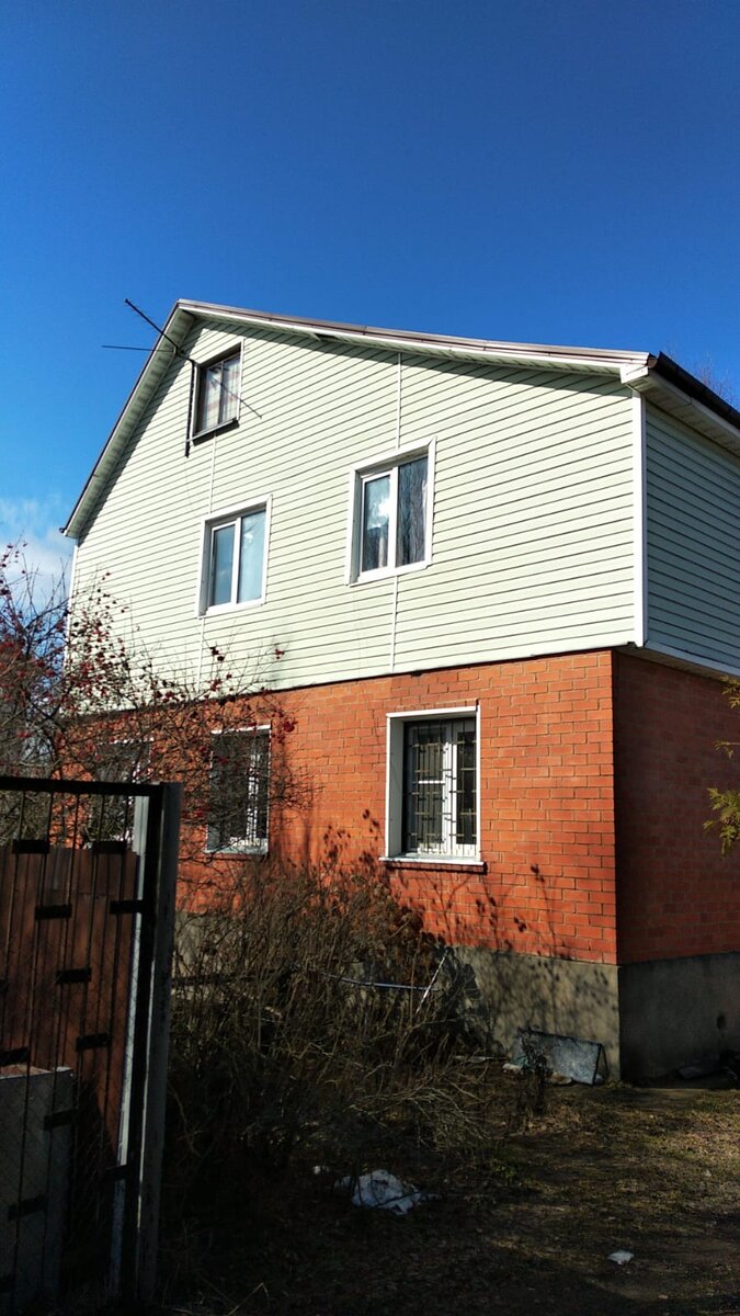 Попросила Ярослава хоть фото прислать. Эх, так руки и чешутся порядок навести😄