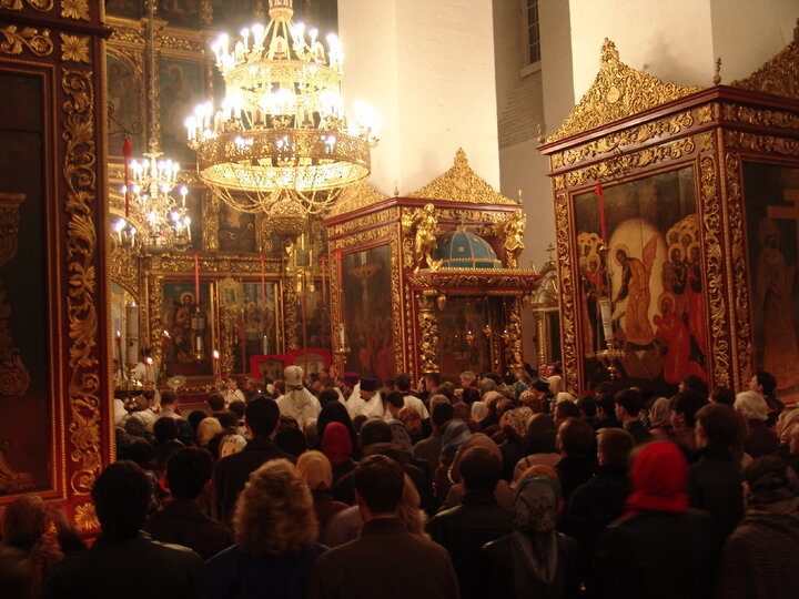     Пасхальная служба в Троицком соборе Пскова, 2004 год. Фото: архив ПЛН