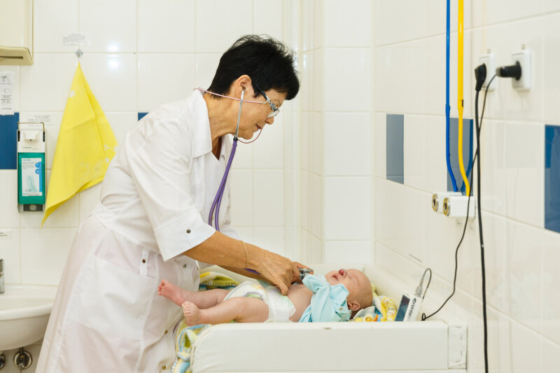    Жительница Нижневартовска довела трехлетнюю дочь до реанимации из-за капель для носа