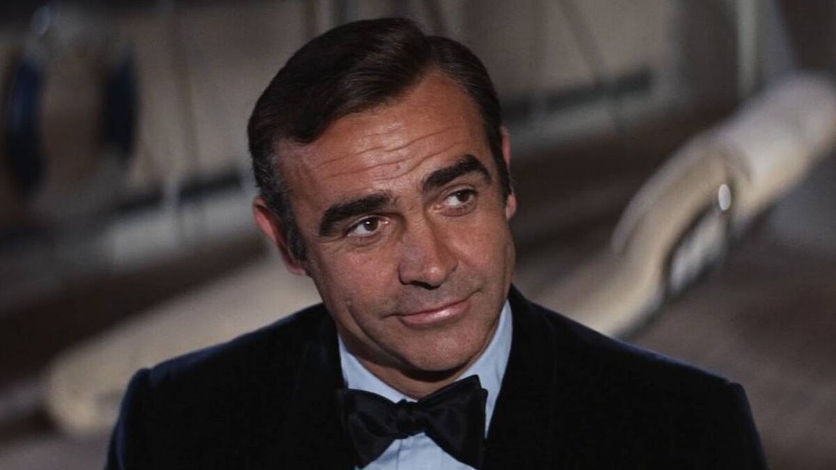 Шон Коннери в роли Джеймса Бонда