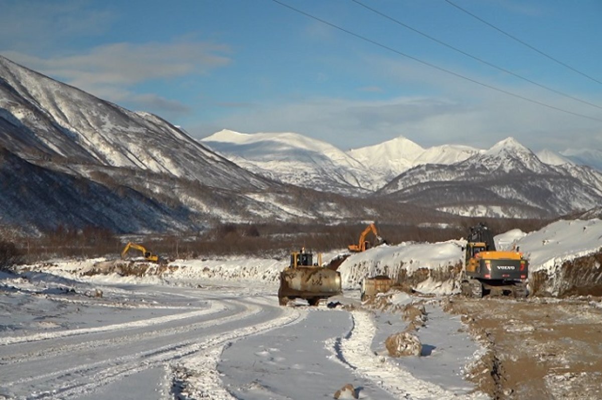    Имя альпиниста Владимира Шевцова присвоено горному хребту на Камчатке