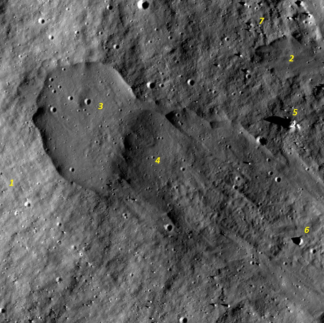 Осторожно! Лунная поверхность часто вводит в заблуждение. Нужно четско понимать, где солднце сейчас, чтобы понимать - видим углубления или возвышенности. Зрение почему-то так и норовит перевернуть все вверх дном и тогда приходится отвлекаться, чтобы свежим взглядом увидеть реальность, а не иллюзию.