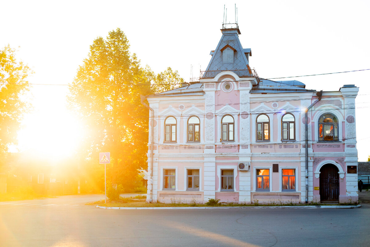 Купчихи ершовой вологда. Дом купчихи Ершовой Вологда ресторан. Усадьба Витушкина Семенов. Купеческий дом. Дом купца.