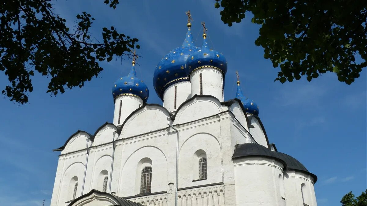 Христиане могут идти в храмы. Фото: www.piqsels.com