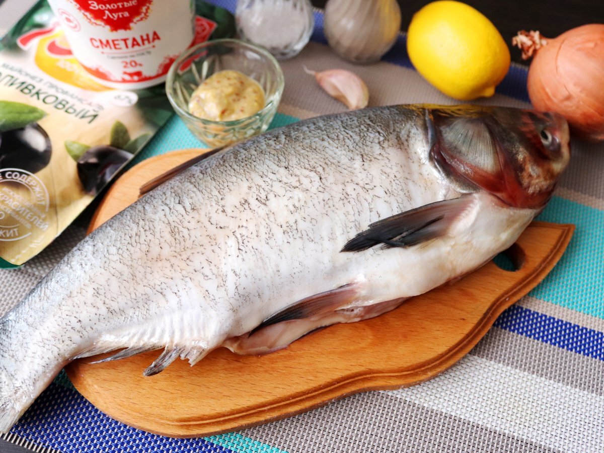 Толстолобик, запеченный в сметанно-горчичном соусе | Вкусномир - домашние  рецепты. | Дзен