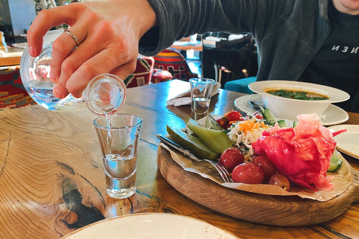 высота 5642 курортный бул 13а. высота 5642 кисловодск. кафе 5642 кисловодск. бургерная кисловодск 5642. ресторан высота 5642.