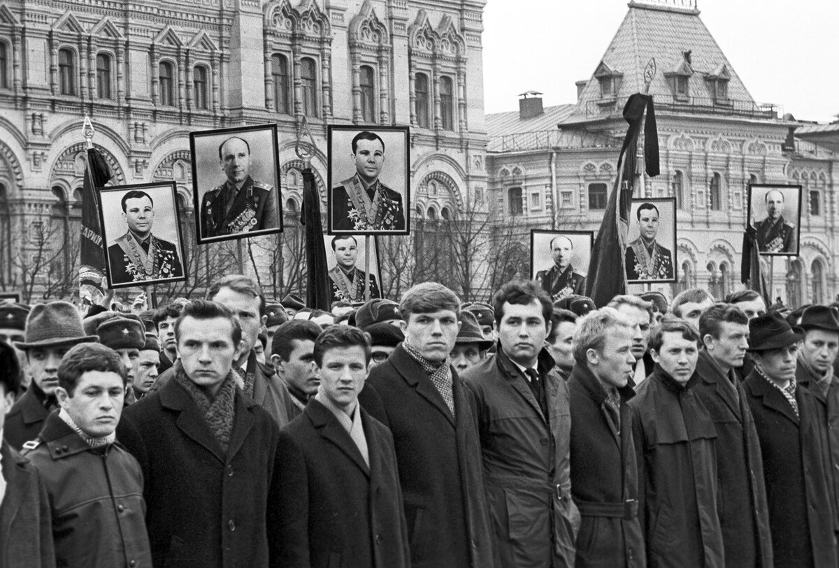 Фото похороны гагарина юрия алексеевича