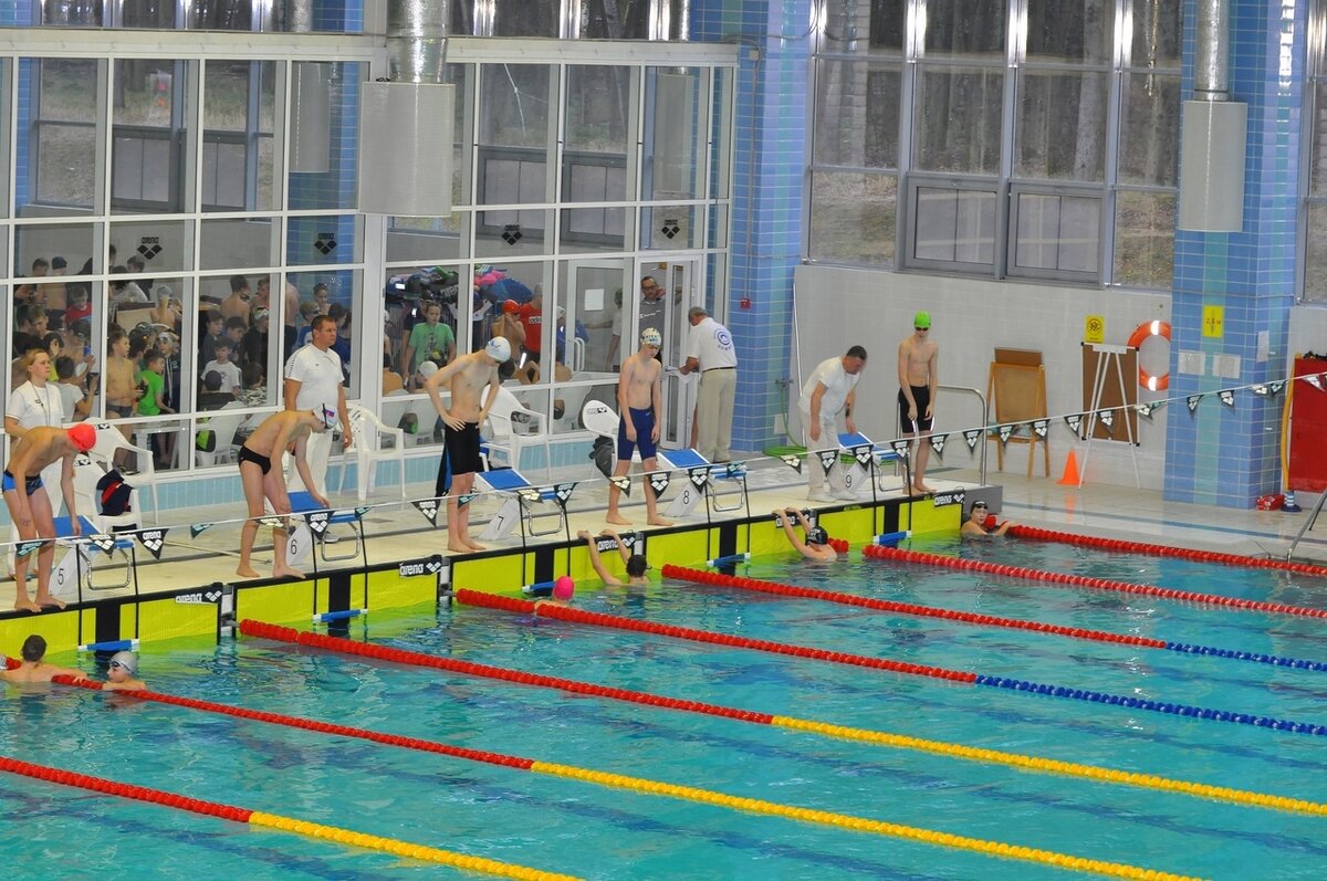 Спортивные школы обнинска. Бассейн Людиново. Пловцы город Обнинск. Спортивный комплекс Людиново. Бассейн Людиново фото.