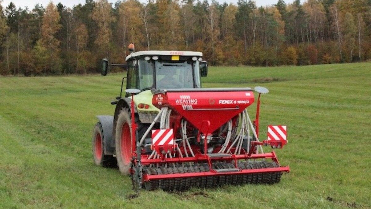 Фото: Официальный сайт Weaving Machinery Новая сеялка Weaving Fenix ​​Grass Drill в работе