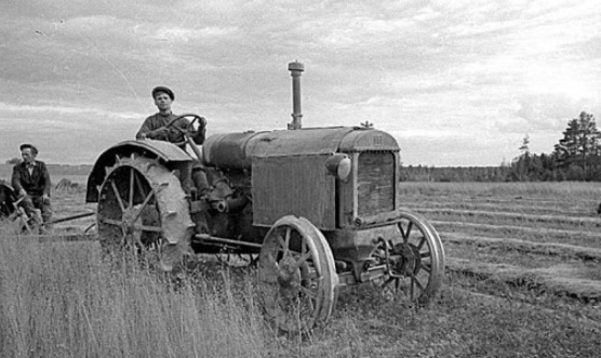 СТЗ-1 в поле, из открытых источников