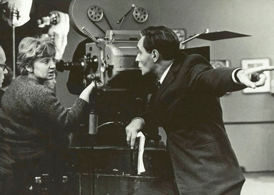 Фильм стал настоящим хитом, однако, когда в начале 1973 года он был смонтирован и его показали высокому телевизионному начальству, на голову режиссера посыпались первые упреки… Какие скандалы вызвал-26