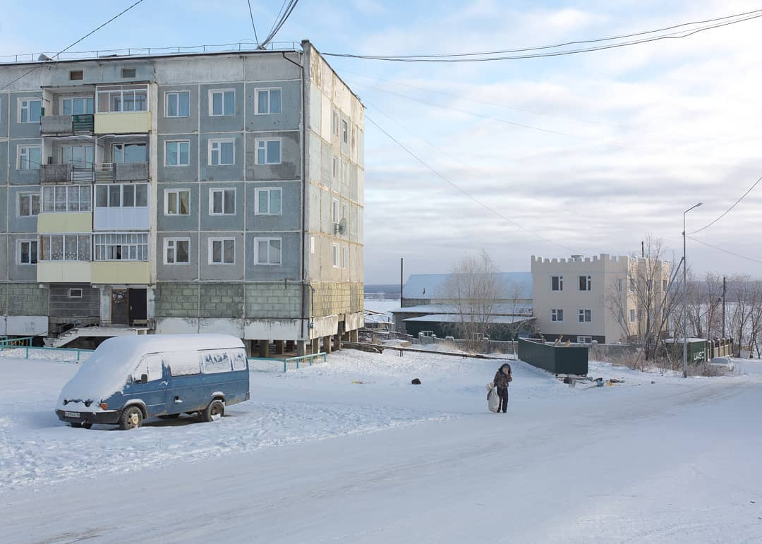 Покажи город якутск. Якутск спальные районы. Сибирь холодный город. Холодные Сибирские города. Фото Якутска сейчас.