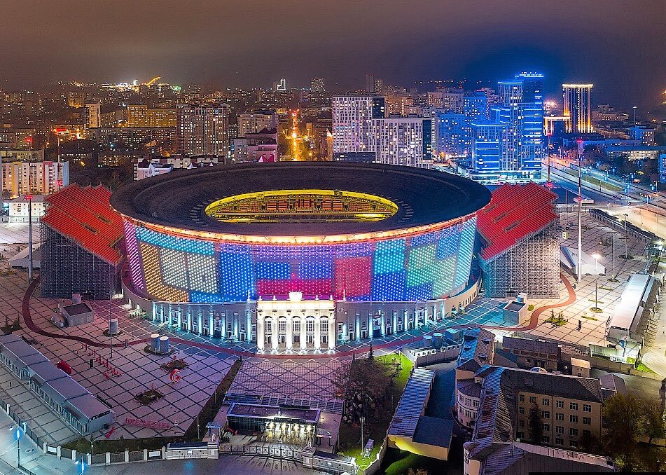        Стадион в Екатеринбурге.