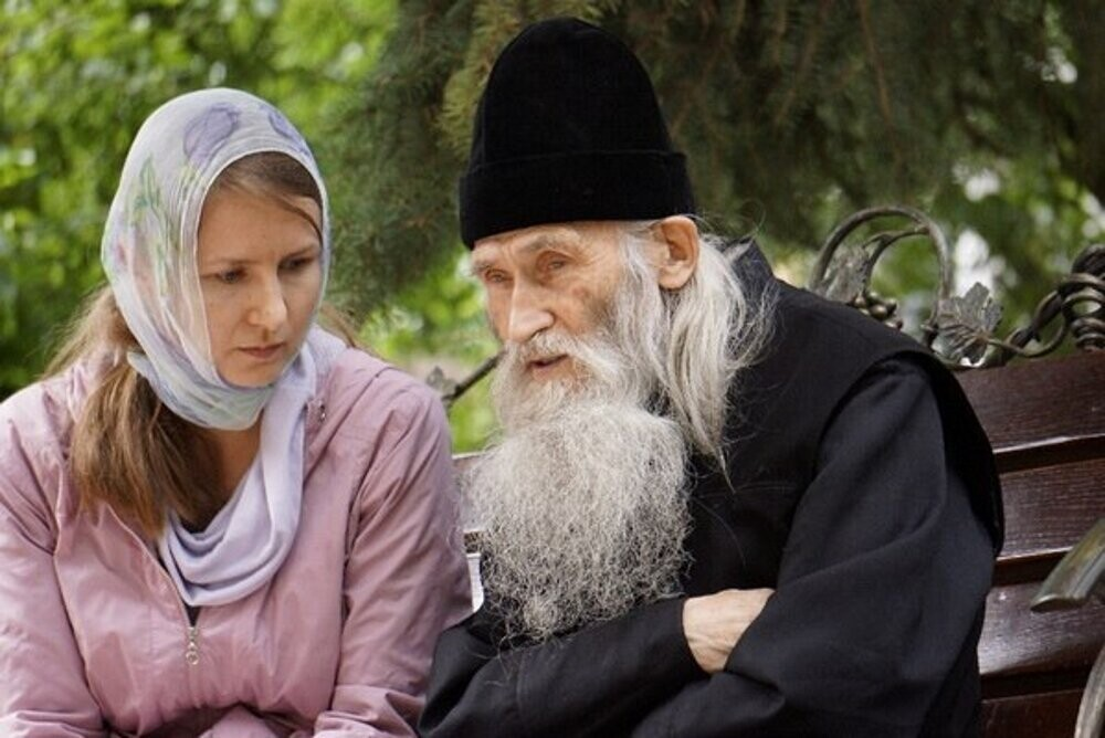 Духовные наставники отзывы. Беседа со священником. Старец и женщина. Православные старцы. Беседа со старцем.
