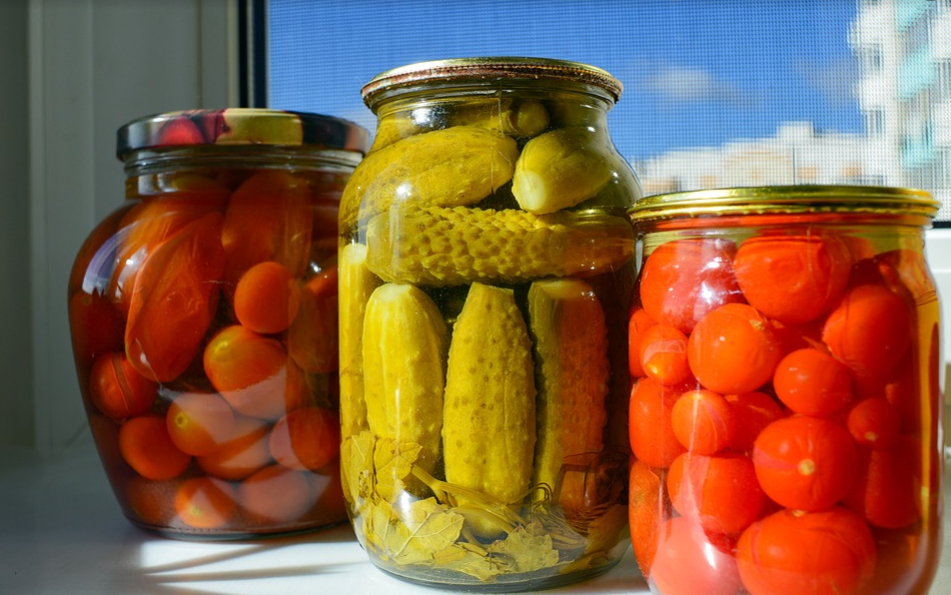 Не клубничное варенье, но для иллюстрации подойдёт :)