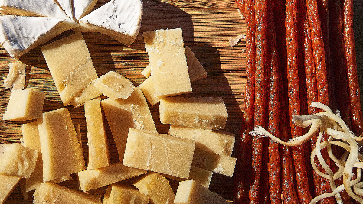 Пармезан - кладезь умами.  Фото автора.