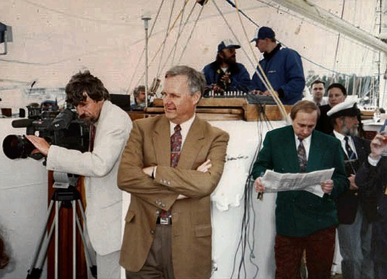 Иногда историю вершат те, кто в тени своего босса