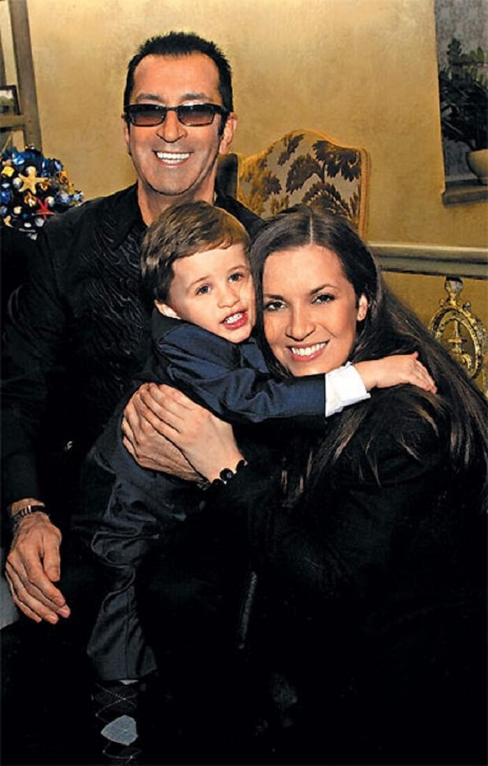 Семья буйнова. Семья буйнова. Буйнов с женой аленой. Семья буйнова. Буйнов с женой.