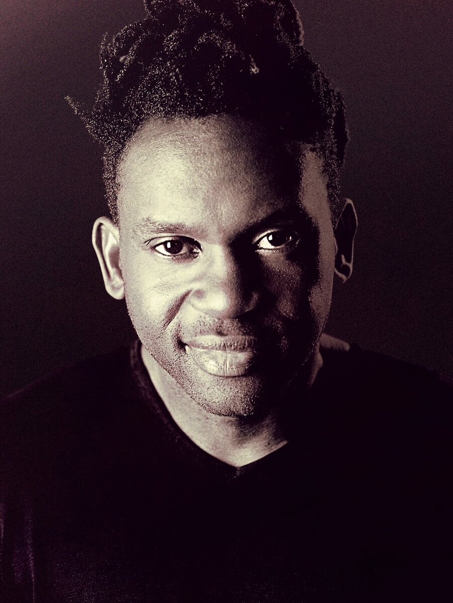 Известным певец стал уже после своего первого сингла! Источник для фото  -  Яндекс