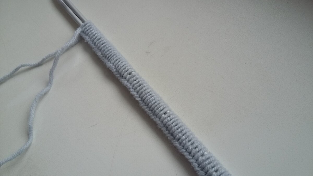 Фото автора.  К сожалению, не нашла в своих архивах фото с образцами, поэтому просто картинка с набранными петлями