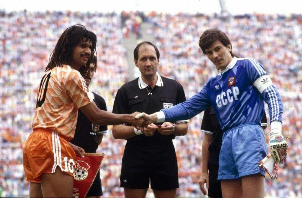 Чемпионат Европы 1988 года. Матч сборных Голландии и России