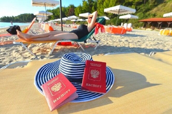 Россияне в Турции - к деньгам или к росту заболеваемости?