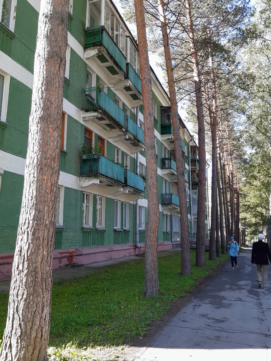 Проспект Морской в Академгородке. Стоимость жилья 146000 руб за квадратный метр