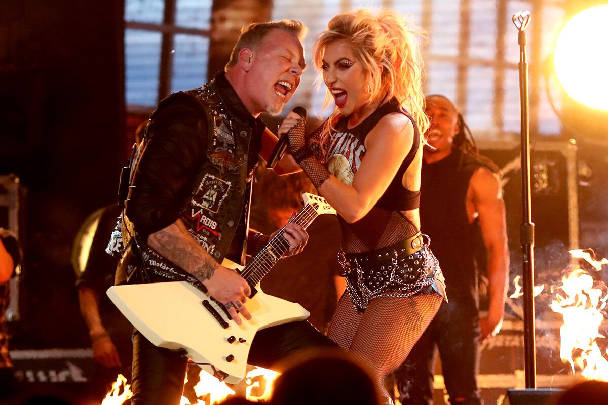 Что-то пошло не по плану во время выступления «METALLICA» и Леди Гага ...
