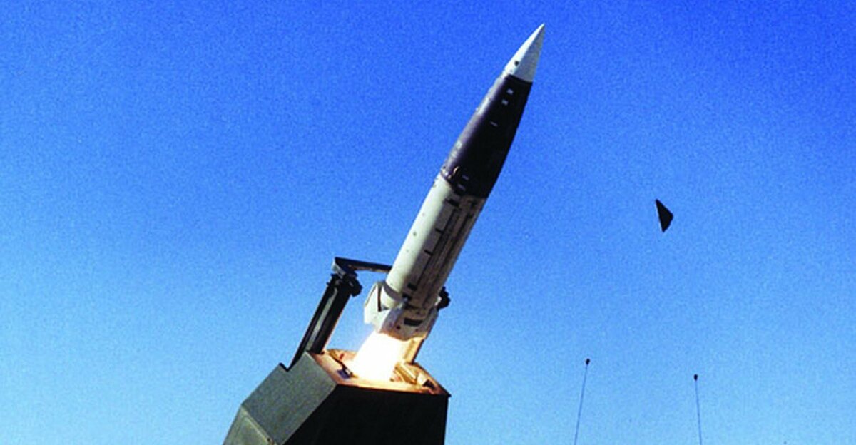 Включи ракетную опасность. Ракета MGM-140 atacms. M270 atacms. MGM-140 atacms ракетное оружие США. MGM-140b atacms Block 1a.