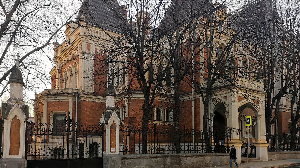 Фасад особняка Леман