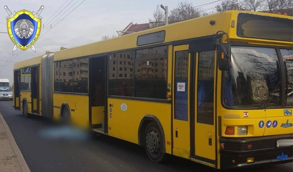     В Миске автобус насмерть сбил женщину. Фото: телеграм-канал Следственного комитета Беларуси.