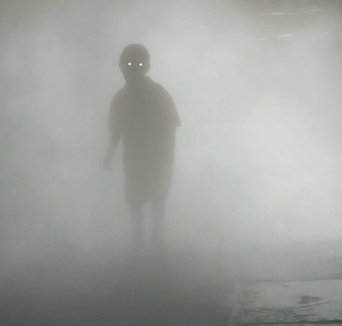 Мальчик призрак фото. Призрак мужчины арт. Мистические истории призрак мальчика. Мальчик призрак фото. Фотография призрака мальчика.