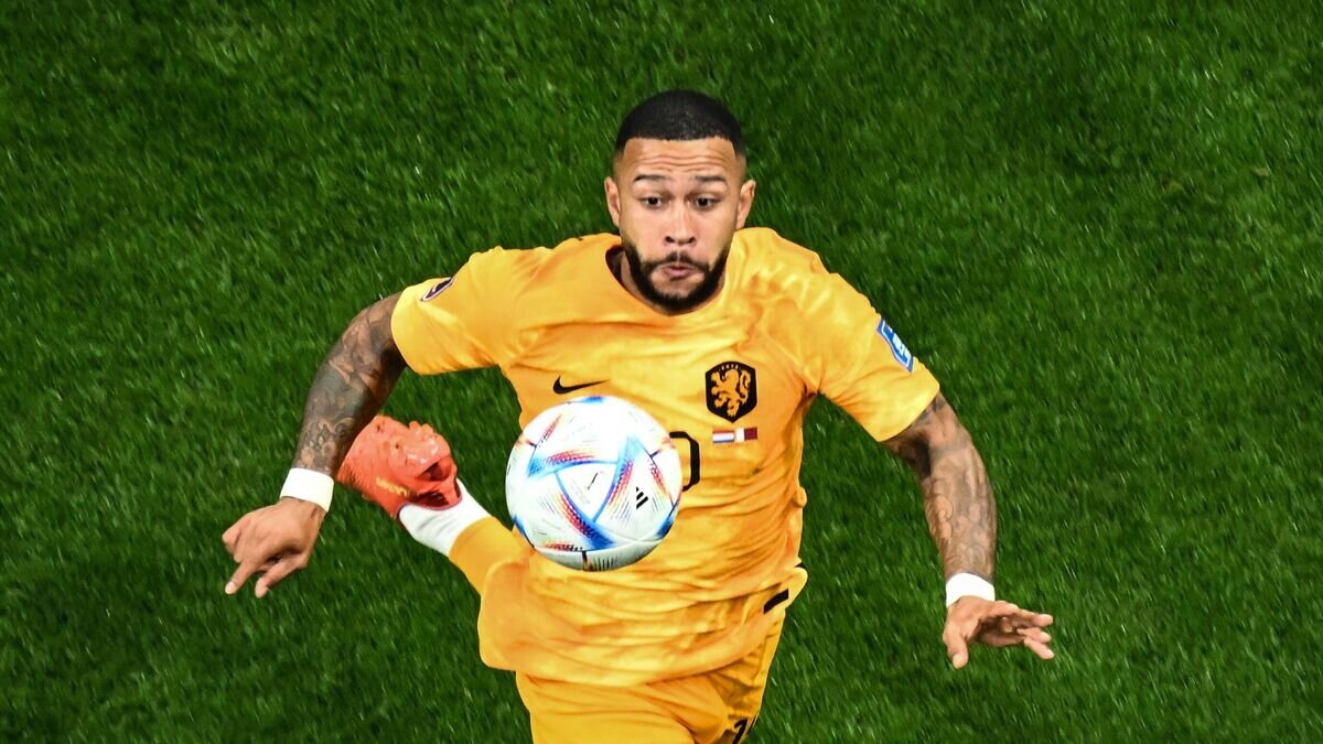    Нападающий сборной Нидерландов Мемфис Депай© JEWEL SAMAD